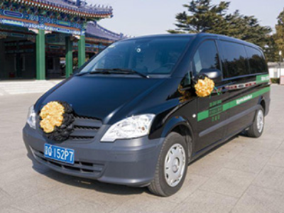 大奔商务车
